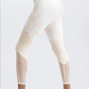 never worn Fabletics “zone high waisted” 7/8 leggings- white and beige